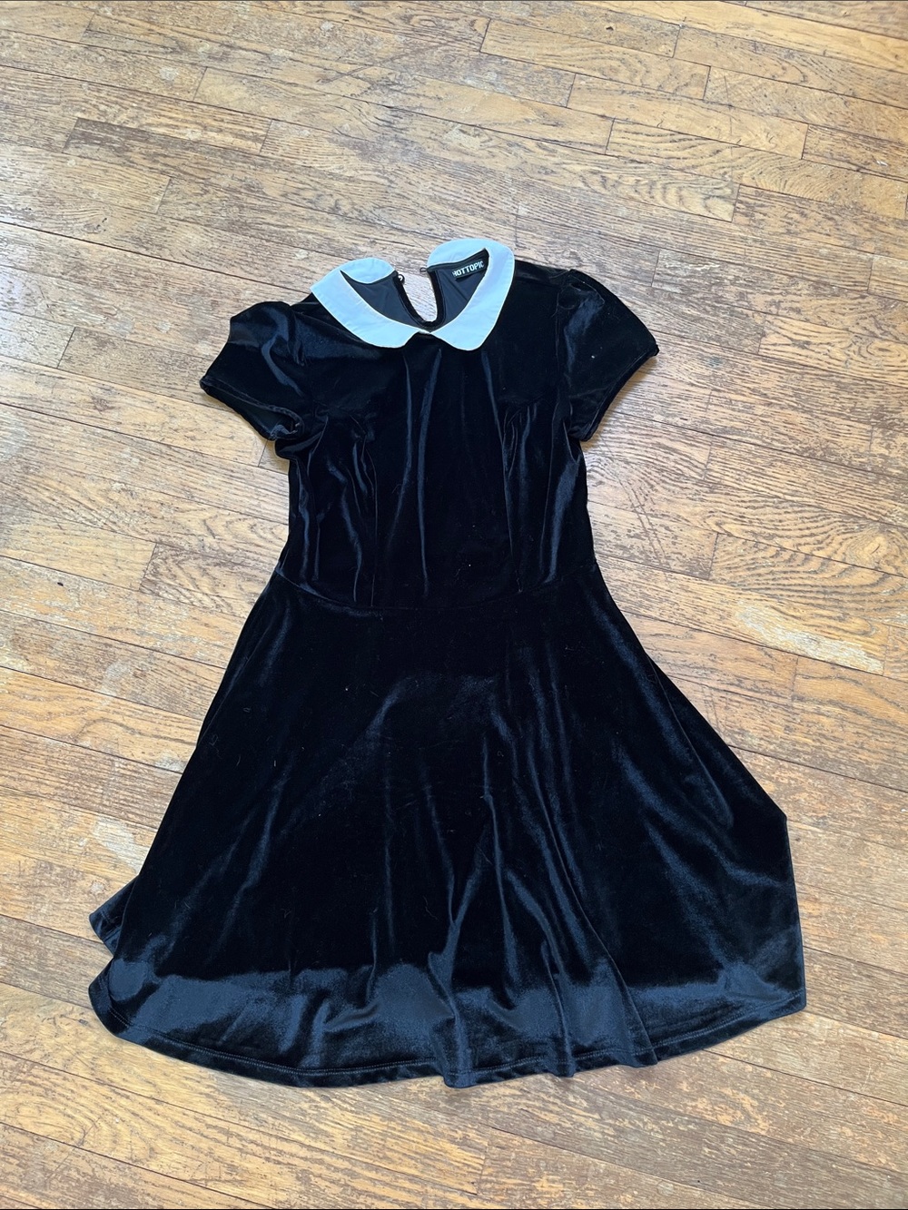Hot Topic Black Velvet Skater Dress with White Peter Pan Collar 2000s Goth